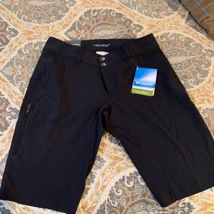 NWT Navy Columbia shorts. Bermuda length. Sz 4